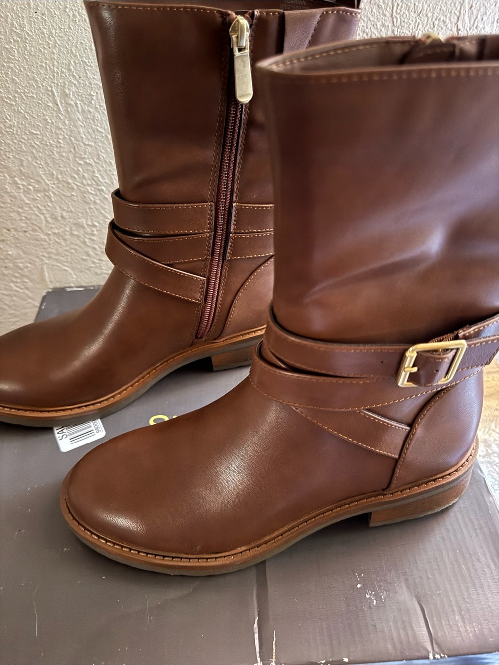 Style & Co. TORRINNP boots in the color Bison. Size 6 NIB.